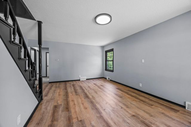 254 Arion Street E, West Saint Paul, MN 55118