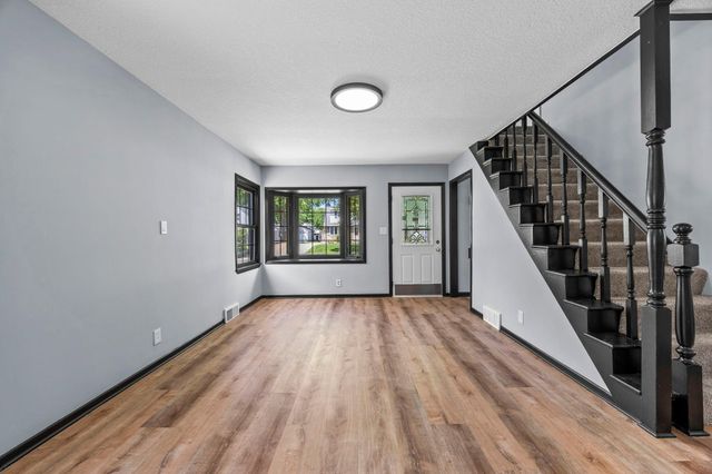254 Arion Street E, West Saint Paul, MN 55118