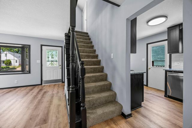 254 Arion Street E, West Saint Paul, MN 55118