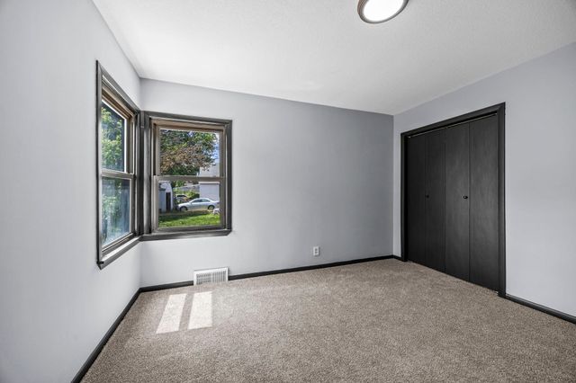 254 Arion Street E, West Saint Paul, MN 55118