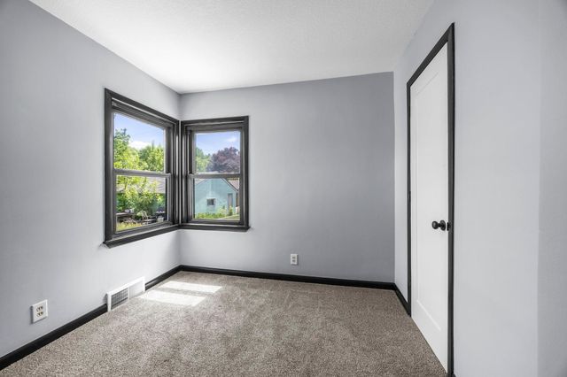 254 Arion Street E, West Saint Paul, MN 55118