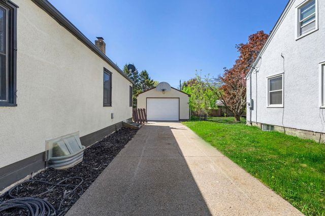 254 Arion Street E, West Saint Paul, MN 55118