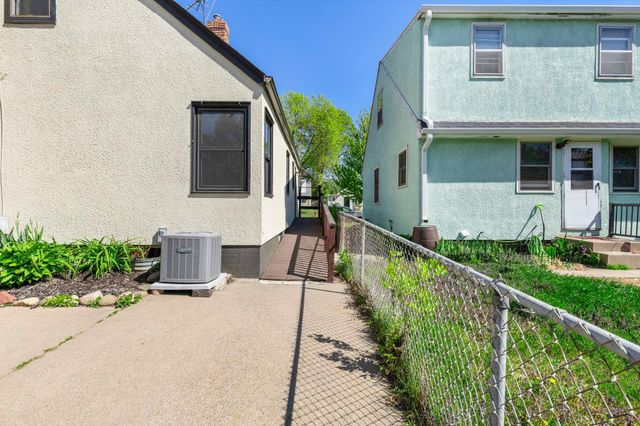 254 Arion Street E, West Saint Paul, MN 55118