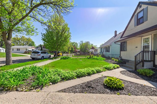 254 Arion Street E, West Saint Paul, MN 55118