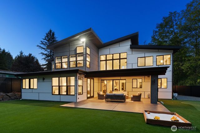 2533 NE 178th Street, Lake Forest Park, WA 98155