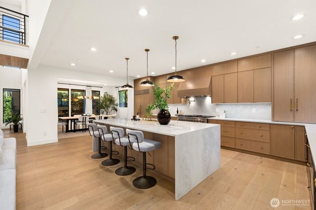 2533 NE 178th Street, Lake Forest Park, WA 98155