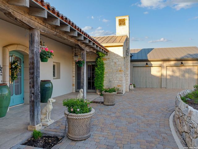 77 Last Trl, Fredericksburg, TX 78624