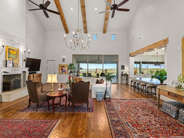 77 Last Trl, Fredericksburg, TX 78624