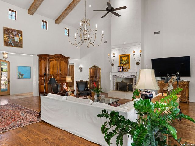 77 Last Trl, Fredericksburg, TX 78624