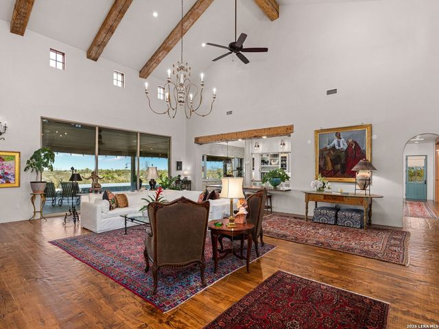 77 Last Trl, Fredericksburg, TX 78624