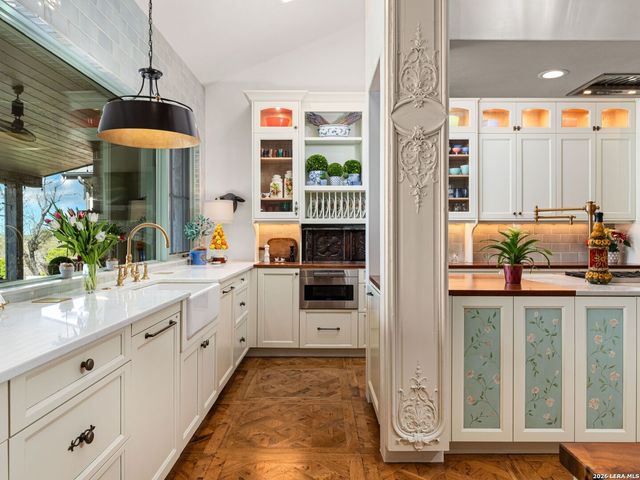 77 Last Trl, Fredericksburg, TX 78624