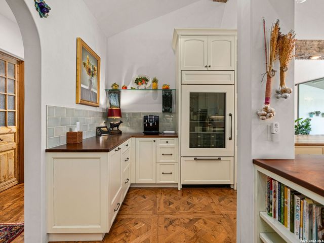 77 Last Trl, Fredericksburg, TX 78624