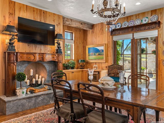 77 Last Trl, Fredericksburg, TX 78624