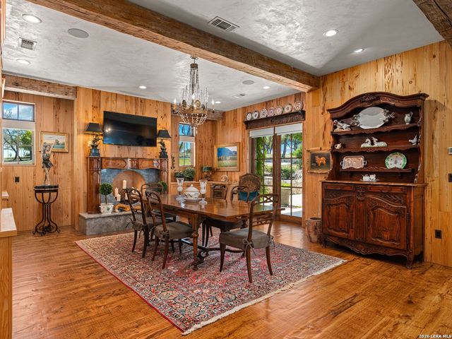 77 Last Trl, Fredericksburg, TX 78624