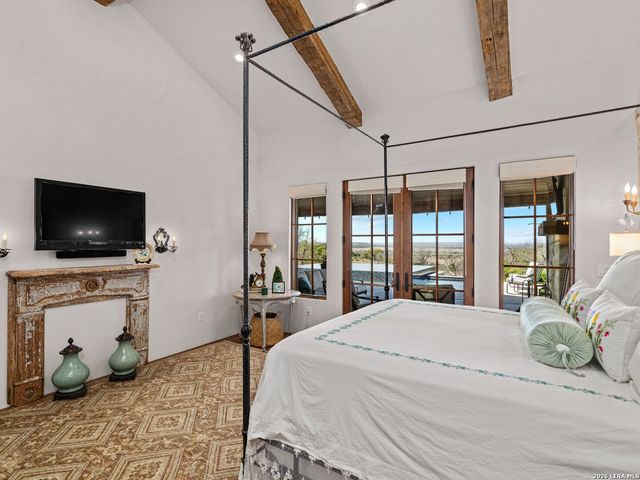 77 Last Trl, Fredericksburg, TX 78624