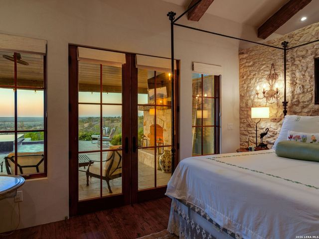 77 Last Trl, Fredericksburg, TX 78624