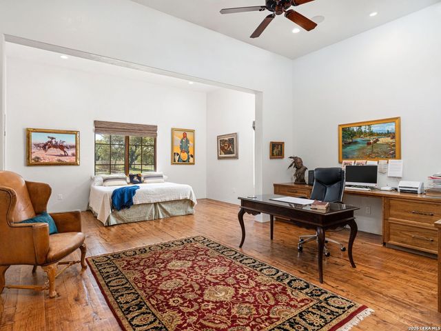 77 Last Trl, Fredericksburg, TX 78624