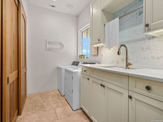 77 Last Trl, Fredericksburg, TX 78624