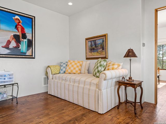 77 Last Trl, Fredericksburg, TX 78624