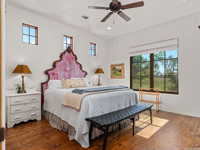 77 Last Trl, Fredericksburg, TX 78624
