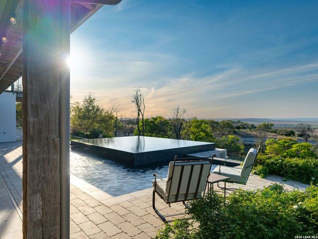 77 Last Trl, Fredericksburg, TX 78624