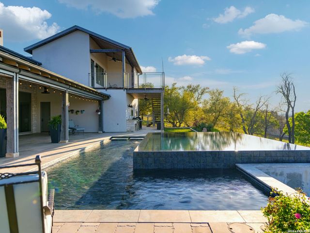 77 Last Trl, Fredericksburg, TX 78624