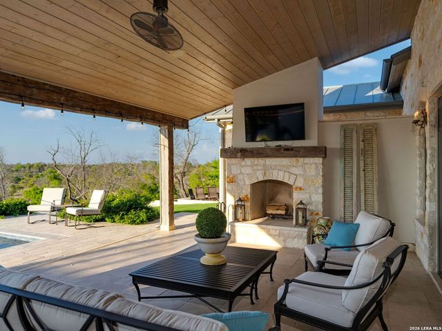 77 Last Trl, Fredericksburg, TX 78624