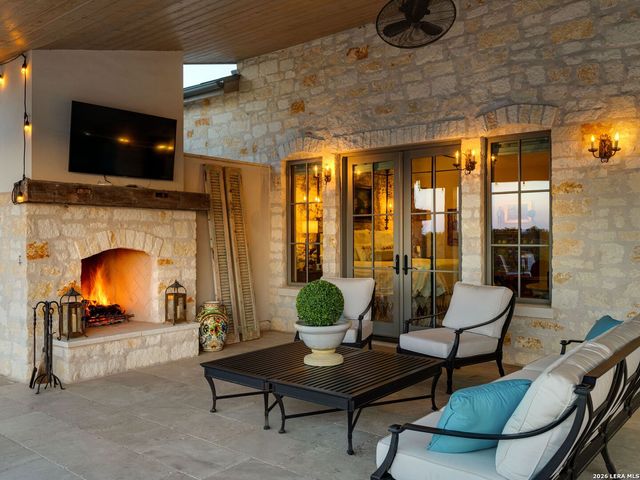 77 Last Trl, Fredericksburg, TX 78624