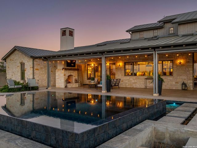 77 Last Trl, Fredericksburg, TX 78624