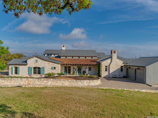 77 Last Trl, Fredericksburg, TX 78624