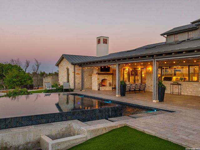 77 Last Trl, Fredericksburg, TX 78624