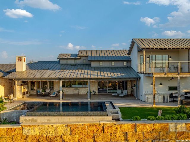 77 Last Trl, Fredericksburg, TX 78624