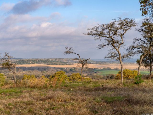 77 Last Trl, Fredericksburg, TX 78624
