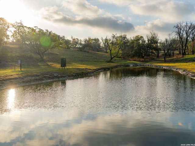 77 Last Trl, Fredericksburg, TX 78624