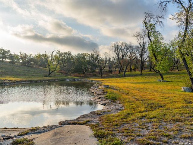 77 Last Trl, Fredericksburg, TX 78624