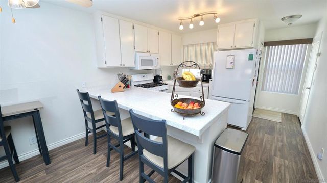 2050 Garnet Ave, San Diego, CA 92109