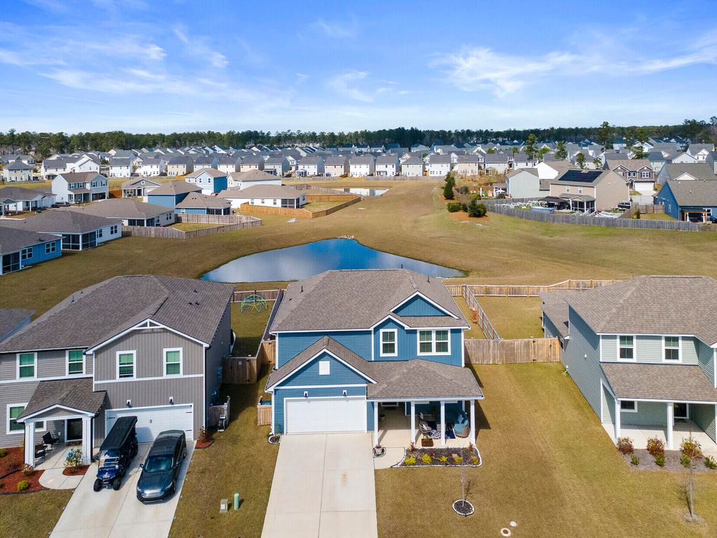 Image 3 of property listing at 273 Shadybrook Drive, Summerville, SC 29486