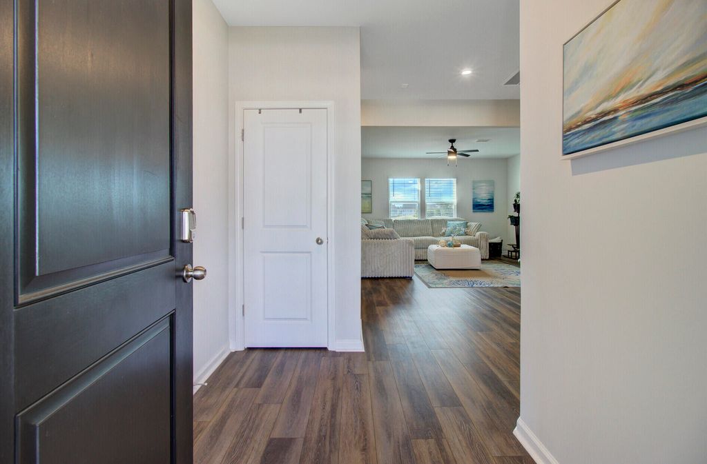 Image 9 of property listing at 273 Shadybrook Drive, Summerville, SC 29486