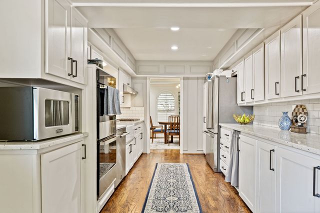 9683 Whitehurst Drive, Dallas, TX 75243