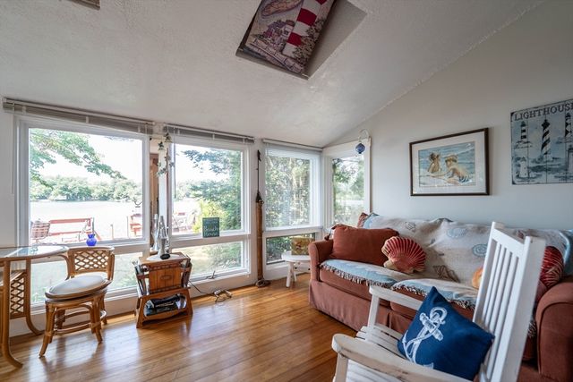 1519 Morton Ave, New Bedford, MA 02745