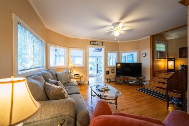 1519 Morton Ave, New Bedford, MA 02745