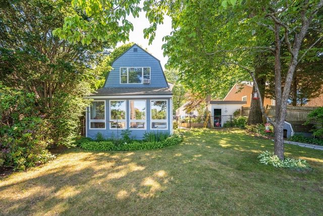 1519 Morton Ave, New Bedford, MA 02745