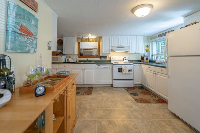 1519 Morton Ave, New Bedford, MA 02745