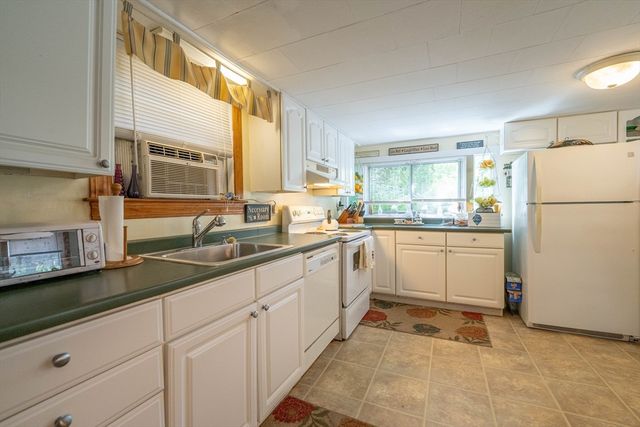 1519 Morton Ave, New Bedford, MA 02745