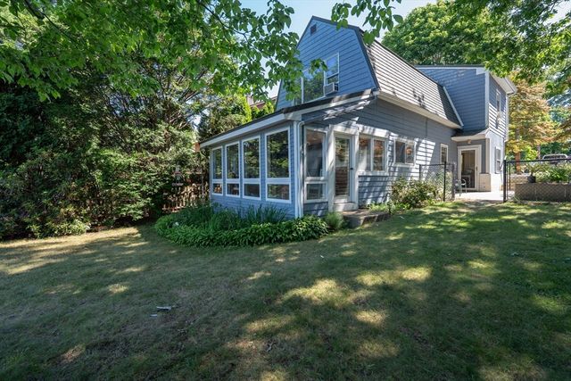 1519 Morton Ave, New Bedford, MA 02745