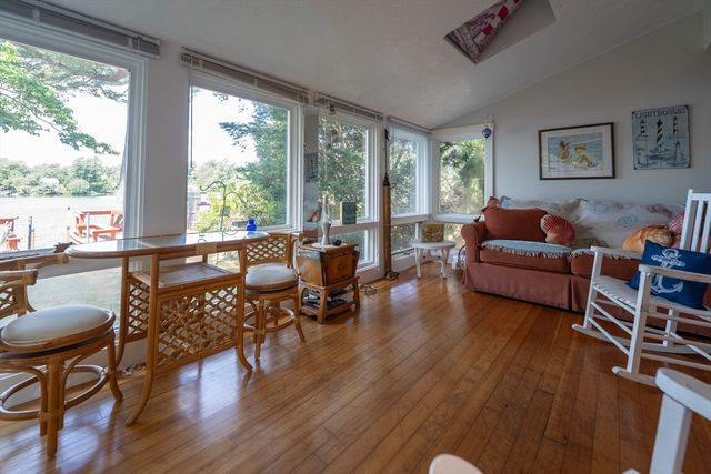 1519 Morton Ave, New Bedford, MA 02745