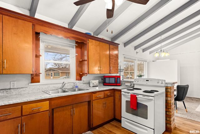 17 ROSE Court, Pekin, IL 61554