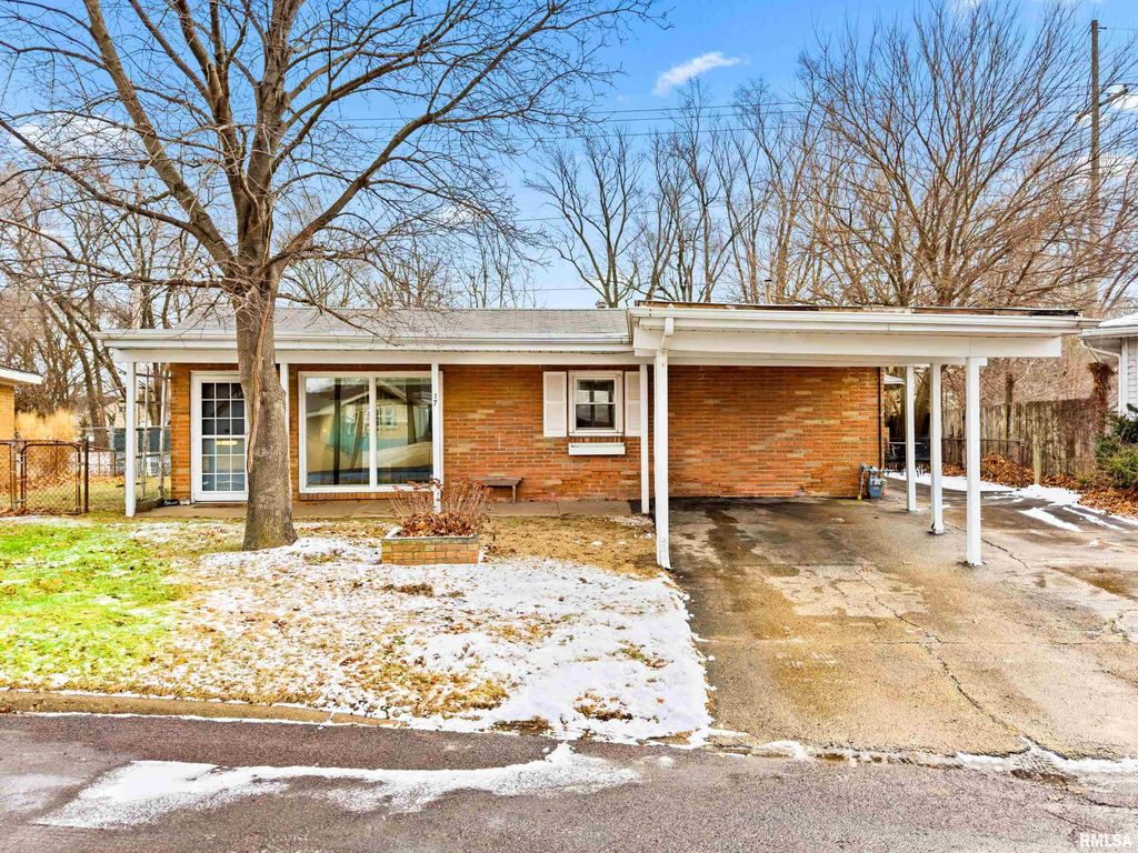 17 ROSE Court, Pekin, IL 61554