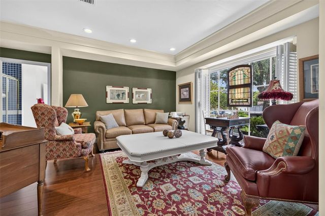 602 S RIVERHILLS DRIVE, Temple Terrace, FL 33617