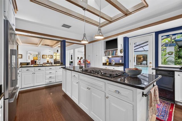 602 S RIVERHILLS DRIVE, Temple Terrace, FL 33617